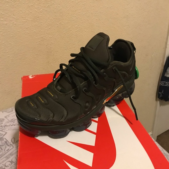 Nike vapormax plus - Picture 2 of 3